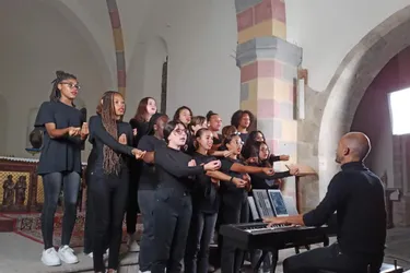 Le jeune chœur de l’Oise en concert en l’église de Saint-Flour-l’Étang (Puy-de-Dôme)