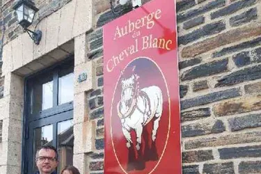 Corinne et Claude Gout propriétaires du Cheval Blanc