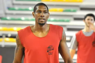 Basket : la JAVCM recrute Sherman Gay pour la fin de saison