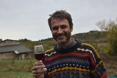 Jérôme Bonhème crée un premier vin primeur à Égliseneuve-près-Billom, une semaine avant le Beaujolais