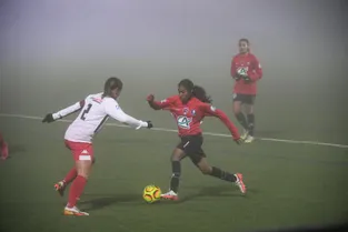 Les filles du Clermont Foot ont subi la loi de Nîmes en Coupe de France (1-2)