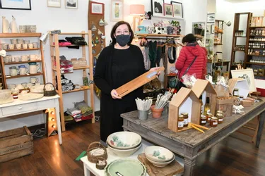 La boutique éphémère de Noël de douze artisans d'art a ouvert rue d'Allier à Moulins