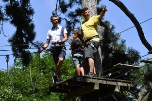 Charade Aventure : la vue imprenable des parcours d'aventure dans les arbres de Royat (Puy-de-Dôme)