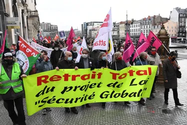 Plus de 700 personnes manifestent à Clermont-Ferrand contre le projet de loi « sécurité globale »