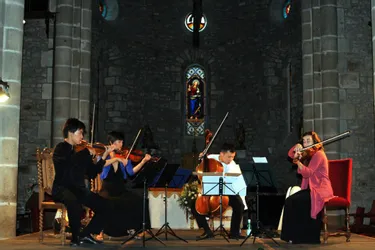Musique et pierre de Volvic pour les Fêtes Musicales du Château de Pionsat