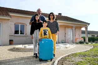 Grâce à l'échange de maisons, cette famille de l'Allier voyage partout gratuitement et partage ses astuces