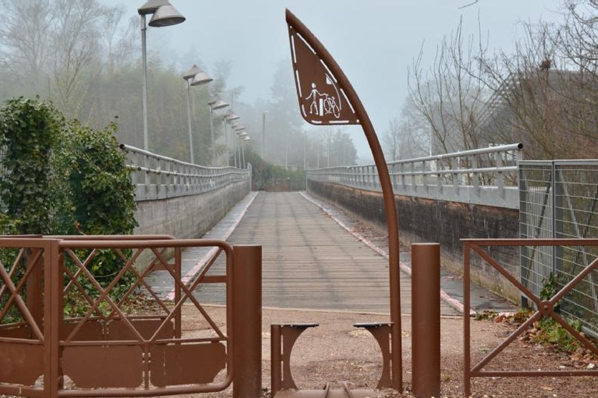 châtillon-coligny. La passerelle est sur le point d’être rénovée