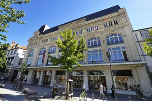 Les Galeries Lafayette et les transports STAR recrutent dans le Puy-de-Dôme