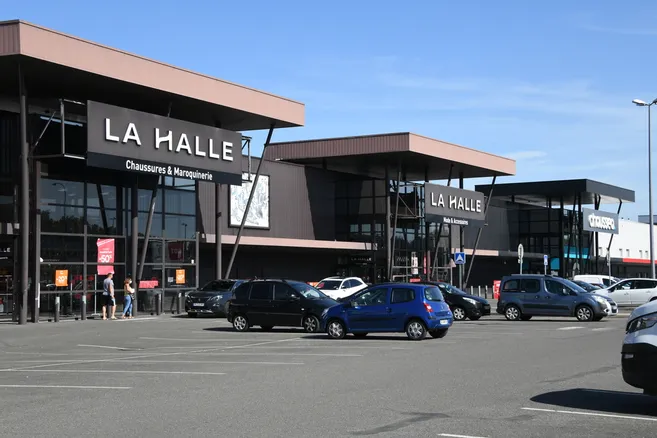 Cinq magasins La Halle sur huit repris dans l Allier La Montagne