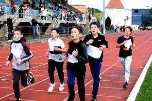 385 collégiens de Verrière à fond sur la piste d'athlétisme à Issoire (Puy-de-Dôme)