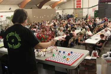 Plus de trois cents personnes ont participé au loto à la salle polyvalente