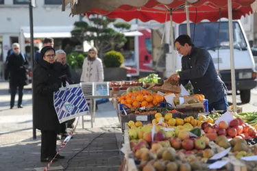 Le marché du dimanche du centre-ville de Moulins est rétabli