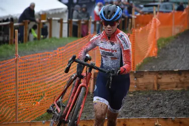 Cyclo-cross : la Briviste Audrey Weingarten (VC Ambert) sacrée lors des championnats Auvergne - Rhône-Alpes