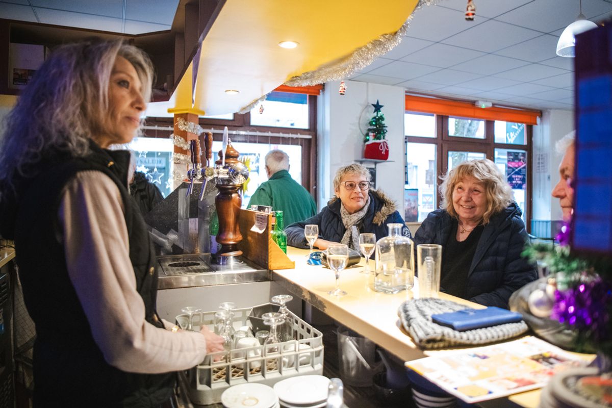 Mon bistro de quartier à Vichy à La Virgule, on se sent comme à la — free download