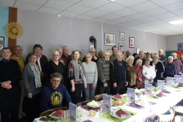 Une quarantaine de convives rassemblés au repas des aînés