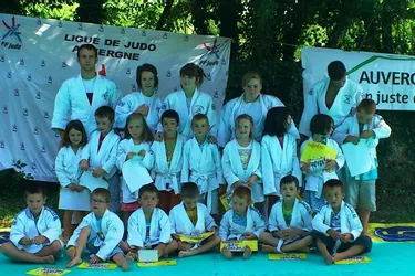 La tournée d’été de judo fait escale au centre de loisirs