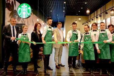 On était à l'ouverture du premier Starbucks à Clermont