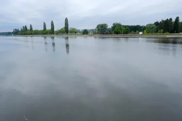 La remise en eau du lac d'Allier a commencé à Vichy (Allier)