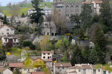 Selon les données de l’Insee, le Cantal a perdu 0,2 % de ses habitants par an, de 1999 à 2010
