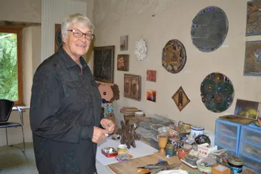 Installée au hameau de Ventre, l’artiste Yvette Gallou a d’abord travaillé pour les plus grands