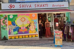 Vitrine pour les 10 ans de Shiva-Shakti