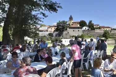 Des milliers de visiteurs à la fête de la friture à Pont-du-château (Puy-de-Dôme)