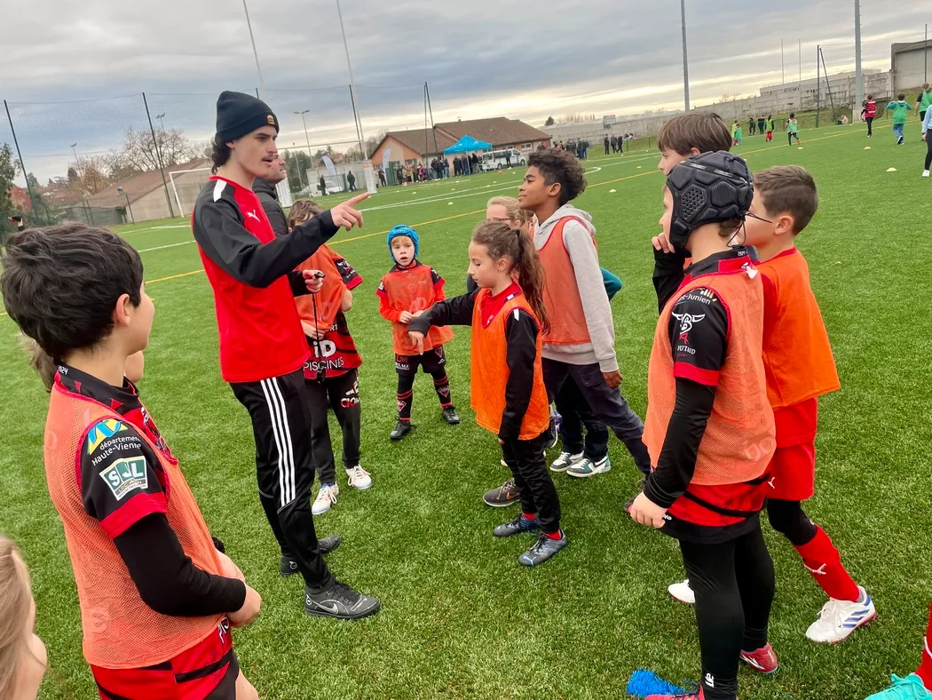 Assj Rugby Une nouvelle pelouse synthétique pour les licenciés sportifs de Saint ...
