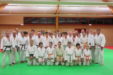 Entraînement interclubs pour les judokas