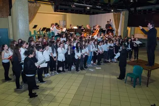 Les élèves de Schrobenhausen en visite musicale à Thiers