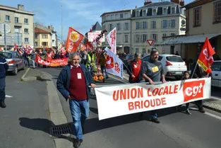 Entre 150 et 200 personnes ont défilé dans les rues de Brioude