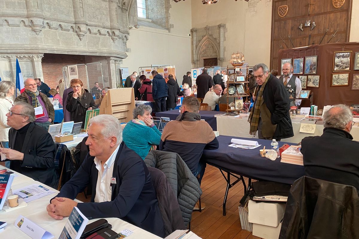 Le salon du livre d'histoire se poursuit ce dimanche à bourges