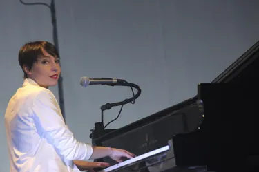 Jeanne Cherhal en duo avec son piano, mercredi 12 octobre, au centre culturel Valery-Larbaud