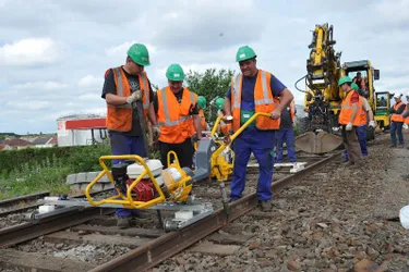 Un important chantier a débuté aujourd'hui sur la voie ferrée entre Vichy et Cusset