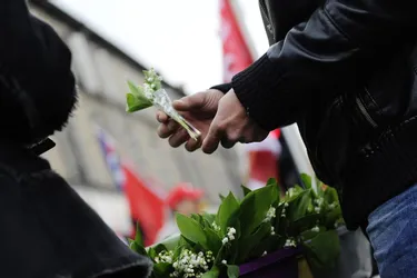 La vente de la fleur aux petites clochettes blanches est strictement encadrée par la loi