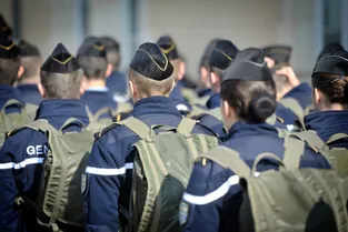 Attentats : l'engagement des jeunes en hausse dans l'armée, la police et la gendarmerie