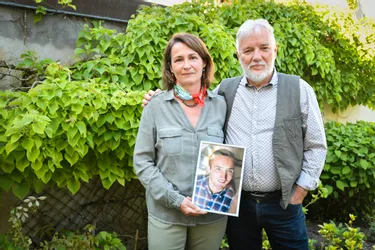 Procès de Nordahl Lelandais : le combat mesuré et réfléchi des parents d’Arthur Noyer