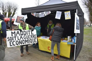 A Saint-Junien, les gilets jaunes toujours mobilisés proposent une pétition