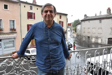 Aménagement du bourg, cantine... La rentrée de Vincent Challet, maire de Sauxillanges (Puy-de-Dôme)