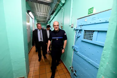 Immersion dans les couloirs de la prison pour le député de la Creuse