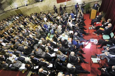 Lors de leur assemblée générale, les maires de la Corrèze ont fait le tour des points chauds