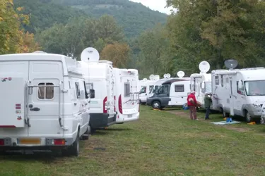 Une centaine de camping-cars invités