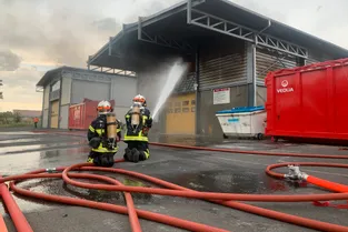 Violent incendie dans un site de recyclage de déchets industriels et chimiques à Gerzat (Puy-de-Dôme)