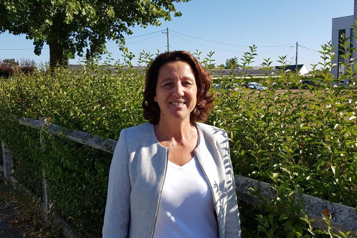 Clémence Rouvier fait campagne à Châteaudun pour les européennes - L ...