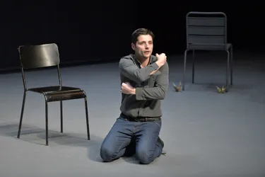 Raphaël Personnaz interprète avec sobriété « Vous n’aurez pas ma haine » au théâtre de Cusset