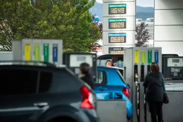 Hausse du prix des carburants : où se situe la France par rapport aux autres pays de l'Union européenne ?