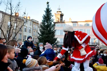 Le retour plus qu'attendu de la parade de Noël d'Issoire (Puy-de-Dôme) en dix photos
