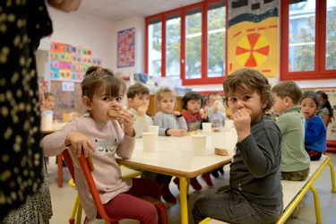 [En images] Un petit-déjeuner servi en maternelle pour la Semaine du goût à Vichy (Allier)