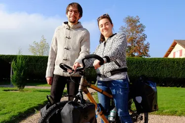 Deux étudiants en médecine sont partis traverser la Cordillère des Andes sur des vélos en bambou