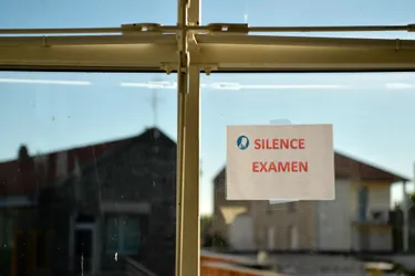 Les lycéens de Brioude (Haute-Loire) s'inquiètent pour leur bac : "On n'est pas prêts"
