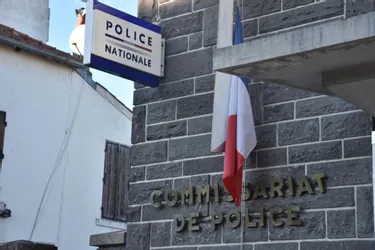 Quatre individus interpellés suite aux cambriolages de trois commerces et d'un centre social à Riom (Puy-de-Dôme)
